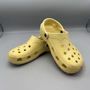 Yellow Rebound Crocs Womens Size 8 - 9 Mens 6 -7  Canada Walking Causal Beach
